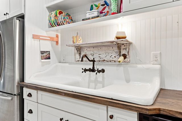 5627 Woodside Ave., Myrtle Beach, SC 29577
