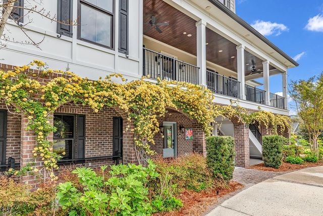 5627 Woodside Ave., Myrtle Beach, SC 29577