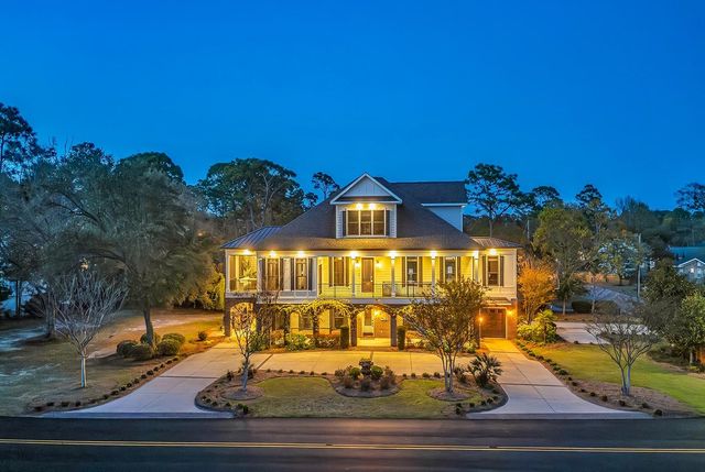 5627 Woodside Ave., Myrtle Beach, SC 29577