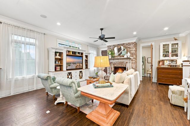 5627 Woodside Ave., Myrtle Beach, SC 29577