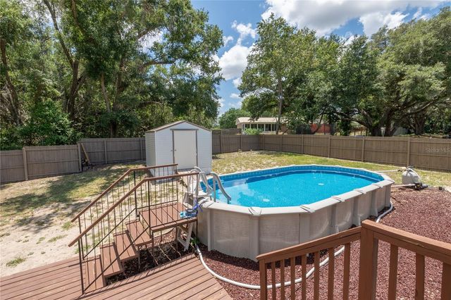 242 SKYLINE DRIVE, Lady Lake, FL 32159