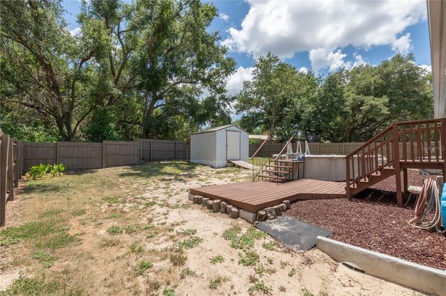 242 SKYLINE DRIVE, Lady Lake, FL 32159