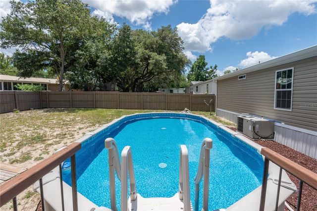 242 SKYLINE DRIVE, Lady Lake, FL 32159