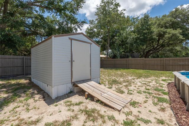 242 SKYLINE DRIVE, Lady Lake, FL 32159