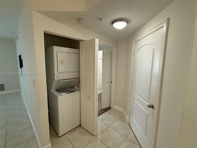 1830 Radius Drive 421, Hollywood, FL 33020