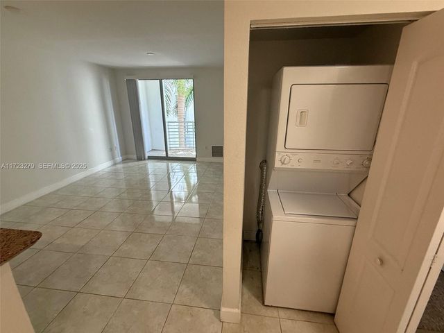 1830 Radius Drive 421, Hollywood, FL 33020