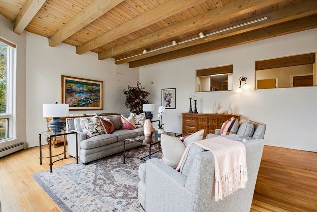 7204 Old Santa Fe Trail, Santa Fe, NM 87505