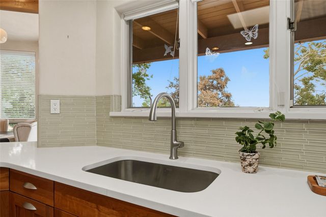 7204 Old Santa Fe Trail, Santa Fe, NM 87505