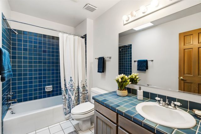 7204 Old Santa Fe Trail, Santa Fe, NM 87505