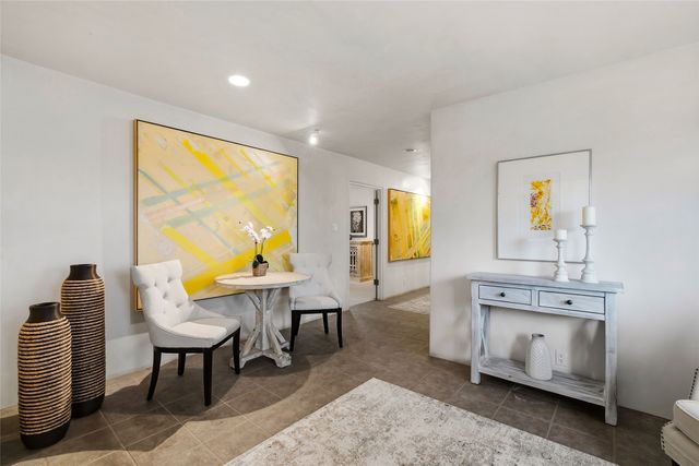 7204 Old Santa Fe Trail, Santa Fe, NM 87505