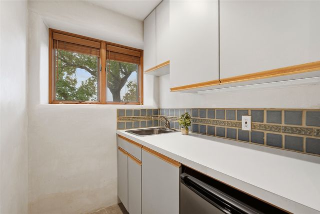 7204 Old Santa Fe Trail, Santa Fe, NM 87505