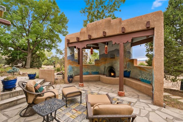 7204 Old Santa Fe Trail, Santa Fe, NM 87505