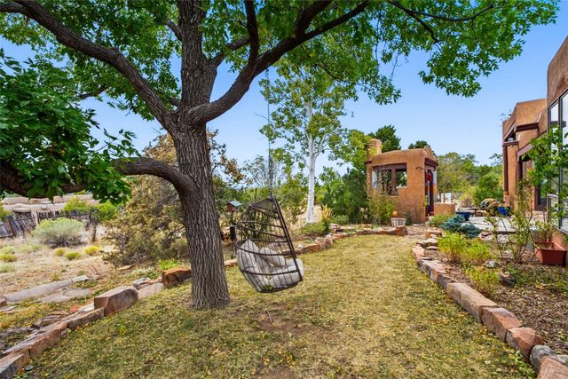 7204 Old Santa Fe Trail, Santa Fe, NM 87505