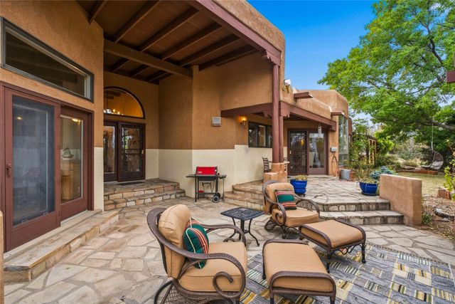 7204 Old Santa Fe Trail, Santa Fe, NM 87505