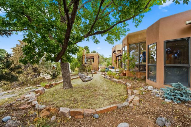 7204 Old Santa Fe Trail, Santa Fe, NM 87505