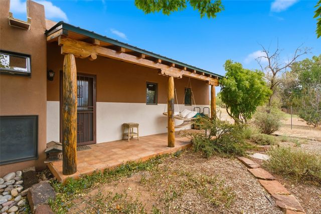 7204 Old Santa Fe Trail, Santa Fe, NM 87505