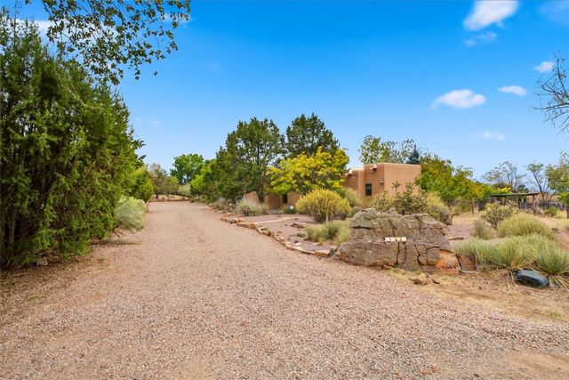 7204 Old Santa Fe Trail, Santa Fe, NM 87505