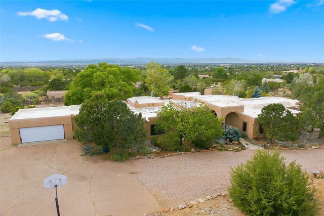 7204 Old Santa Fe Trail, Santa Fe, NM 87505