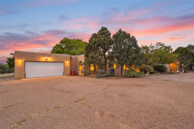 7204 Old Santa Fe Trail, Santa Fe, NM 87505