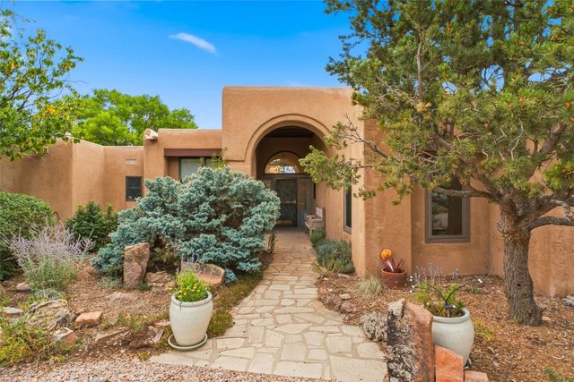 7204 Old Santa Fe Trail, Santa Fe, NM 87505