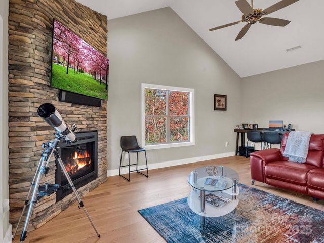 5588 Table View Lane, Lenoir, NC 28645