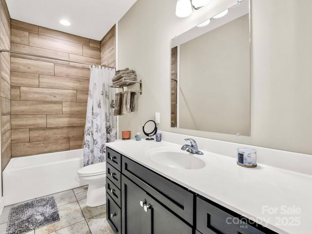 5588 Table View Lane, Lenoir, NC 28645