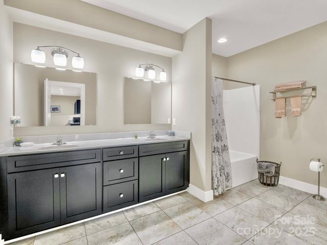 5588 Table View Lane, Lenoir, NC 28645