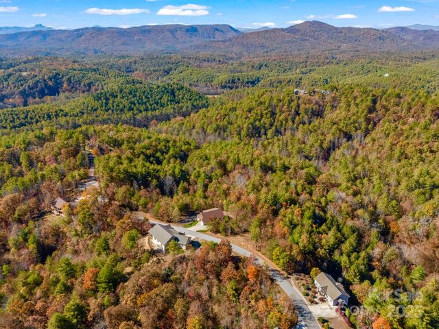 5588 Table View Lane, Lenoir, NC 28645