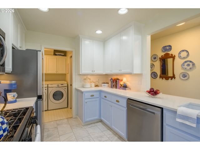 15366 Nw ABERDEEN Dr, Portland, OR 97229