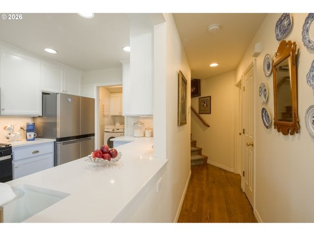 15366 Nw ABERDEEN Dr, Portland, OR 97229