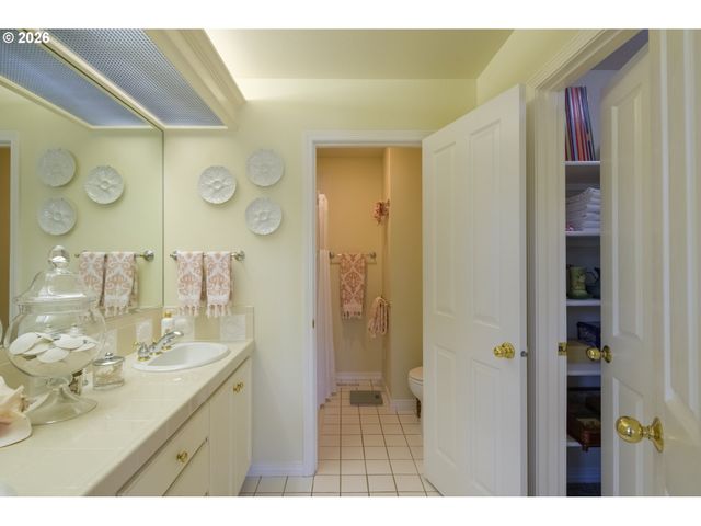 15366 Nw ABERDEEN Dr, Portland, OR 97229