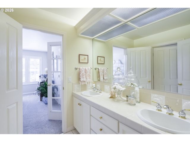 15366 Nw ABERDEEN Dr, Portland, OR 97229