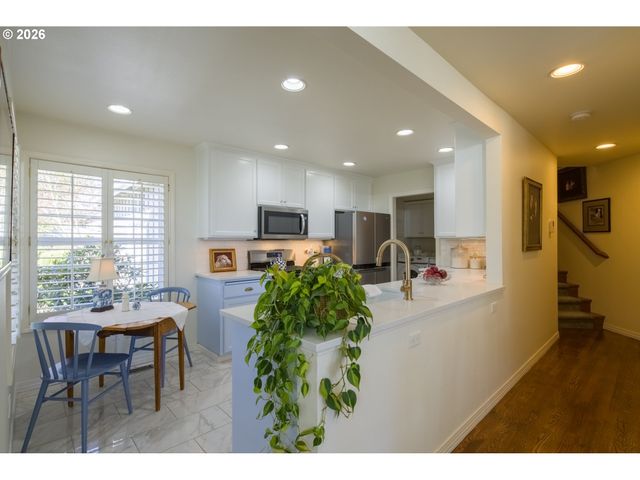 15366 Nw ABERDEEN Dr, Portland, OR 97229