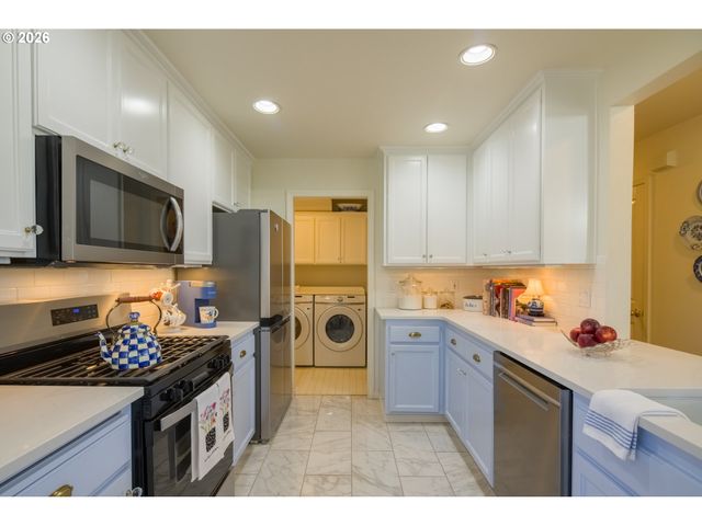 15366 Nw ABERDEEN Dr, Portland, OR 97229