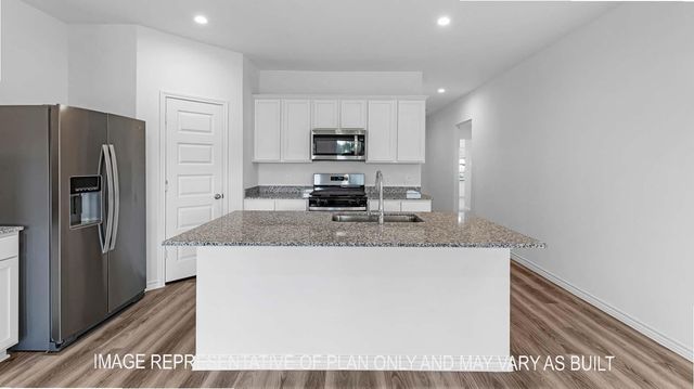 521 Harvest Lake Drive, Snook, TX 77878