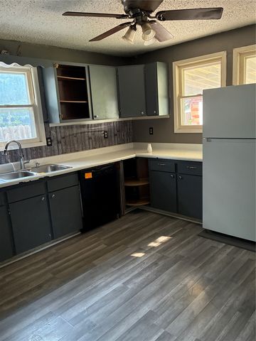2940 Dubuque Avenue, Des Moines, IA 50317