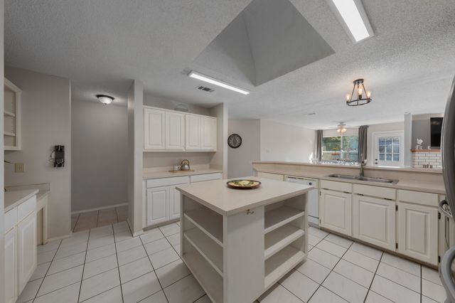 705 Western Trail, Keller, TX 76248