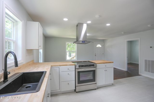 114 Greenwood Circle, Madisonville, TN 37354