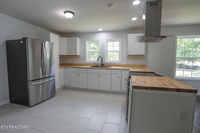 114 Greenwood Circle, Madisonville, TN 37354