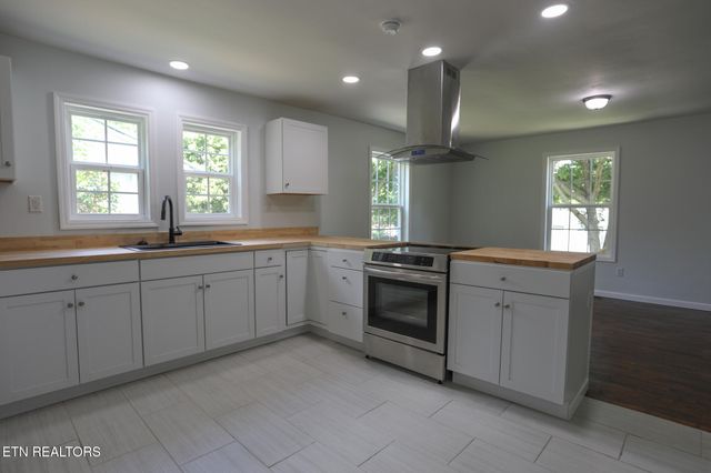 114 Greenwood Circle, Madisonville, TN 37354