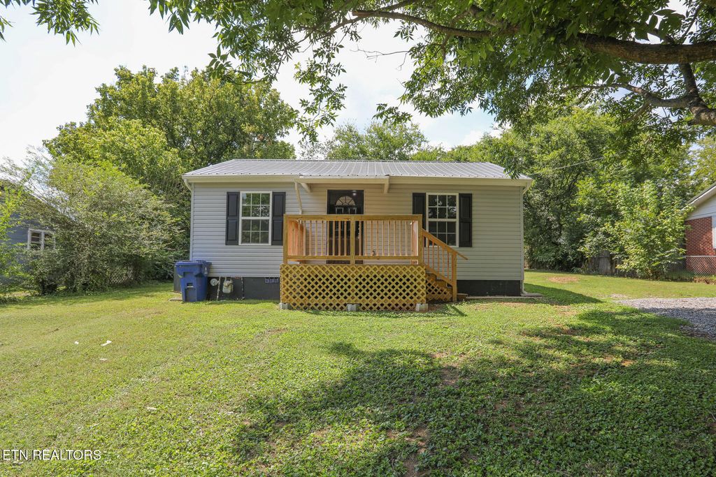 114 Greenwood Circle, Madisonville, TN 37354