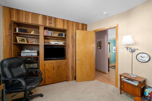 2100 W Brookings St Street, Sioux Falls, SD 57104