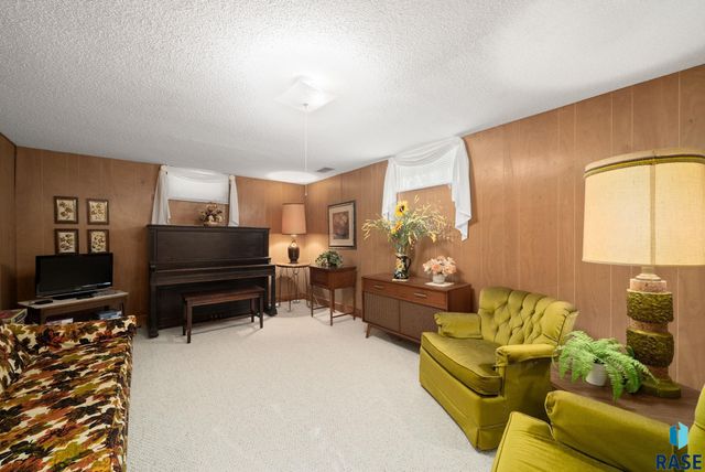 2100 W Brookings St Street, Sioux Falls, SD 57104