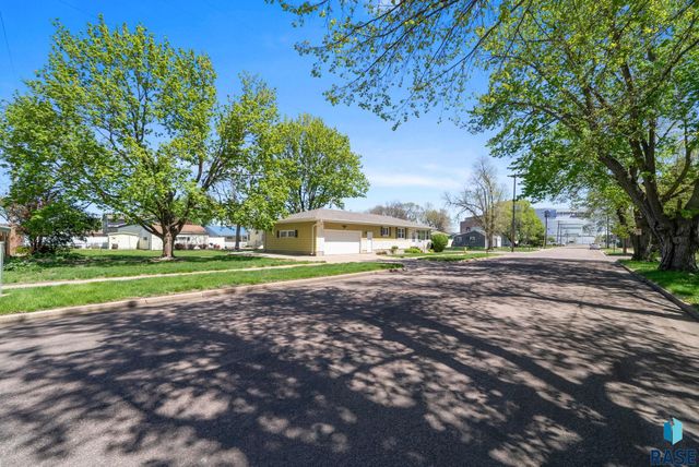 2100 W Brookings St Street, Sioux Falls, SD 57104