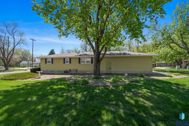 2100 W Brookings St Street, Sioux Falls, SD 57104