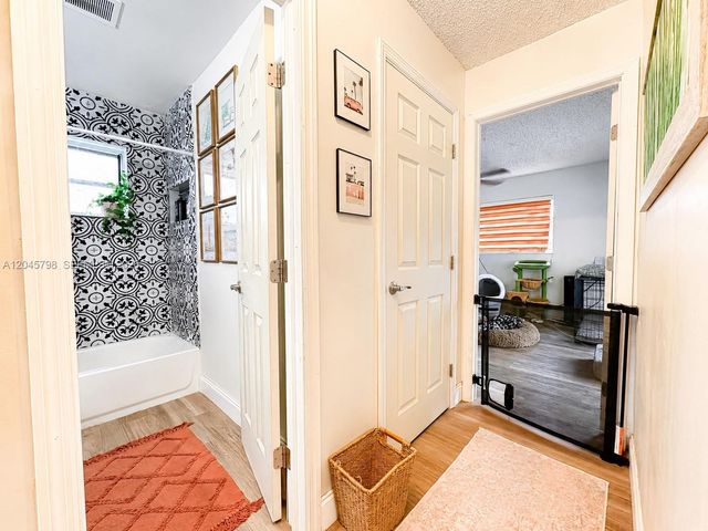 9160 NW 26th Place, Sunrise, FL 33322
