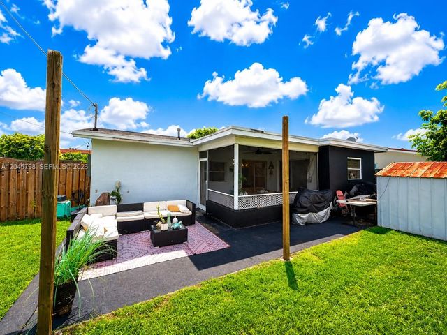 9160 NW 26th Place, Sunrise, FL 33322