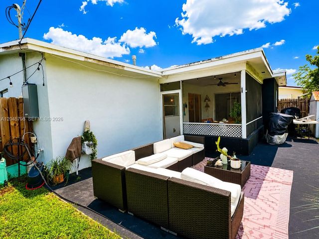 9160 NW 26th Place, Sunrise, FL 33322
