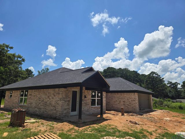401 Campbell St, Daingerfield, TX 75638