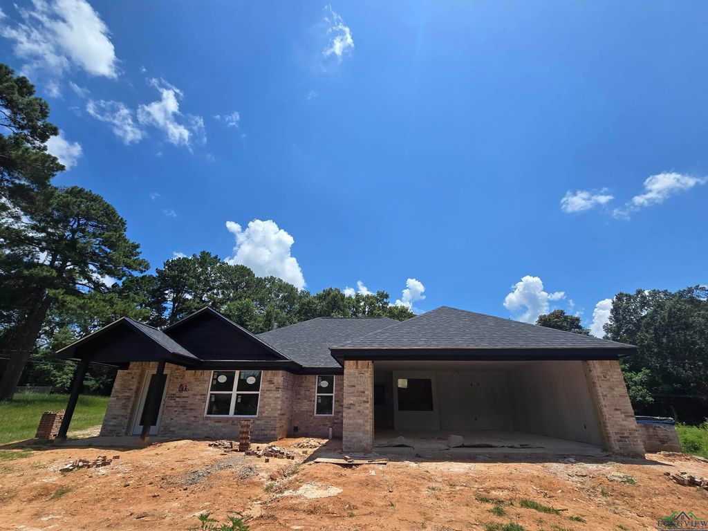 401 Campbell St, Daingerfield, TX 75638